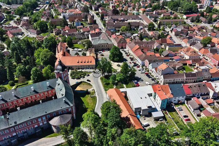Prodej obchodního prostoru, Kamenice nad Lipou, Masarykova, 390 m2