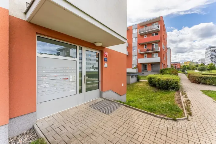 Prodej bytu 1+kk, Praha - Háje, Loosova, 34 m2