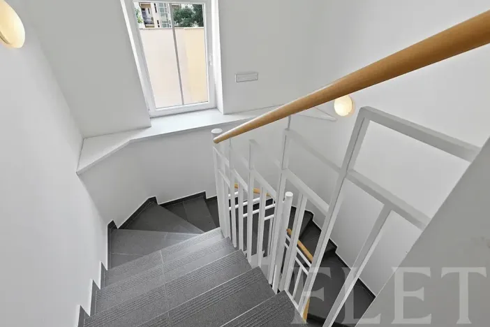 Pronájem bytu 1+kk, Praha - Nusle, Slavojova, 34 m2