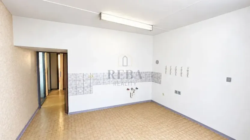 Prodej bytu 3+1, Karlovy Vary, Úvalská, 83 m2
