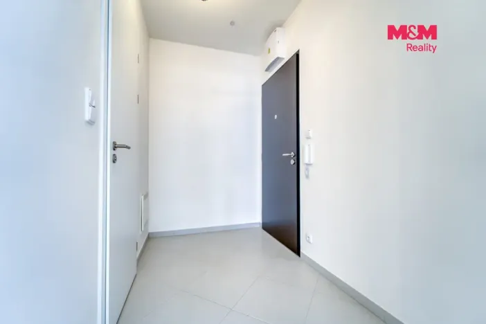 Prodej bytu 1+kk, Praha - Prosek, Čakovická, 27 m2