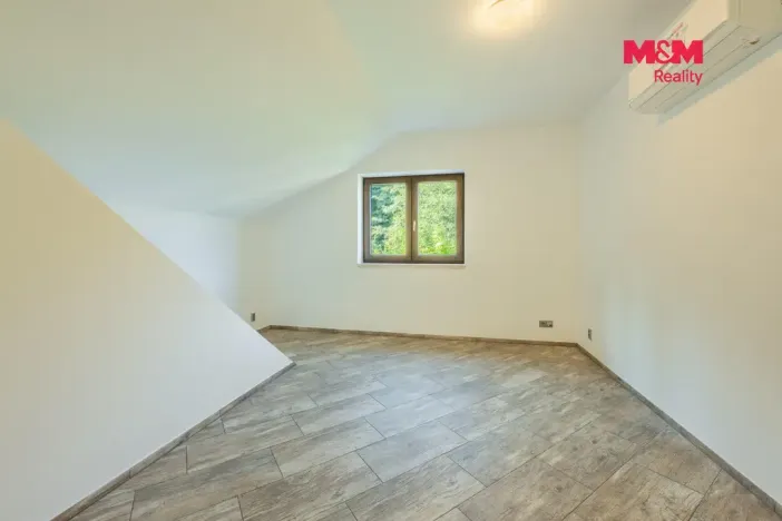 Prodej rodinného domu, Hradečno, 198 m2