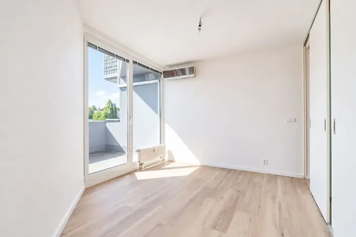 Prodej bytu 2+kk, Praha - Vysočany, Skloněná, 74 m2
