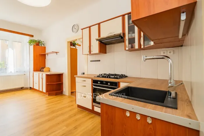 Prodej bytu 2+1, Praha - Vršovice, Holandská, 71 m2
