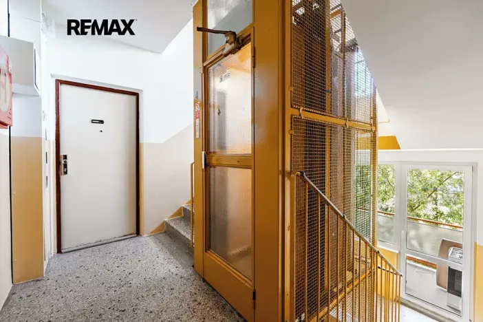Prodej bytu 4+1, Karlovy Vary, Modenská, 77 m2