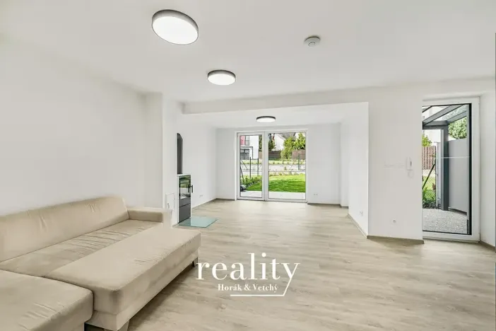 Pronájem bytu 2+kk, Jihlava, Na Nivách, 58 m2