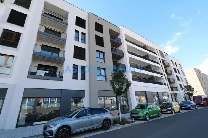 Pronájem bytu 1+kk, Praha - Modřany, Kolmanova, 37 m2