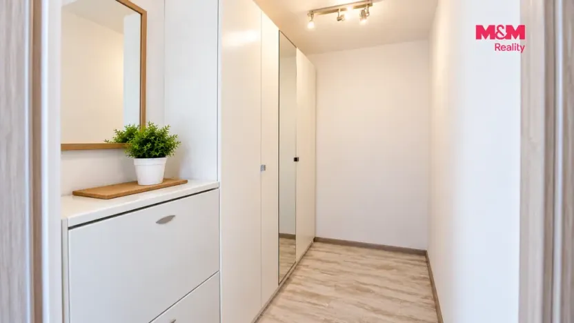 Pronájem bytu 1+kk, Praha - Modřany, Pertoldova, 31 m2