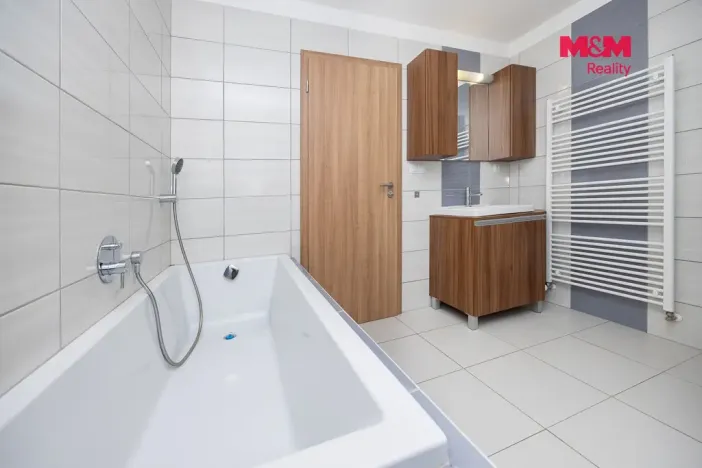 Pronájem bytu 3+kk, Pardubice - Zelené Předměstí, Hronovická, 119 m2