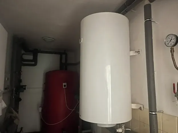 Dražba činžovního domu, Komorní Lhotka, 1000 m2