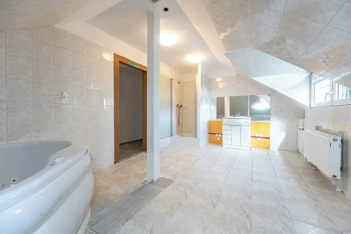 Prodej rodinného domu, Dolní Břežany, 270 m2