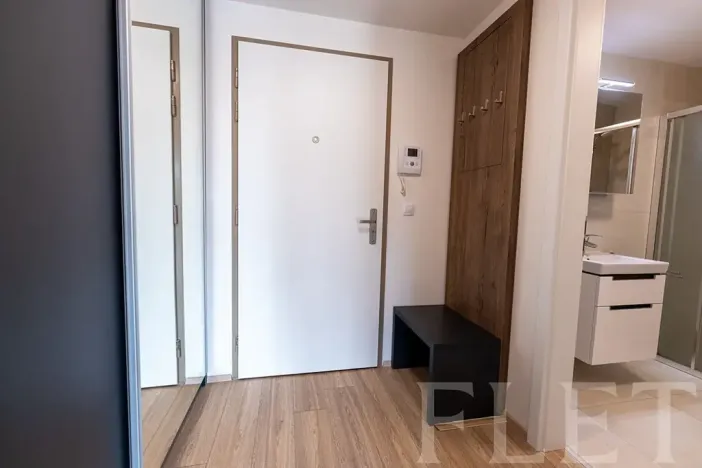 Pronájem bytu 1+kk, Praha - Holešovice, V háji, 34 m2