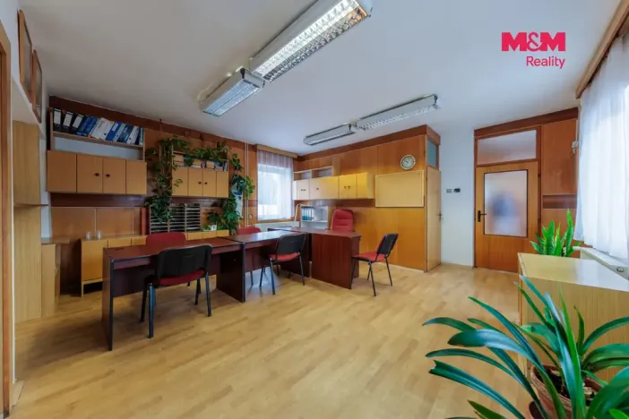 Prodej kanceláře, Karlovy Vary - Stará Role, 900 m2