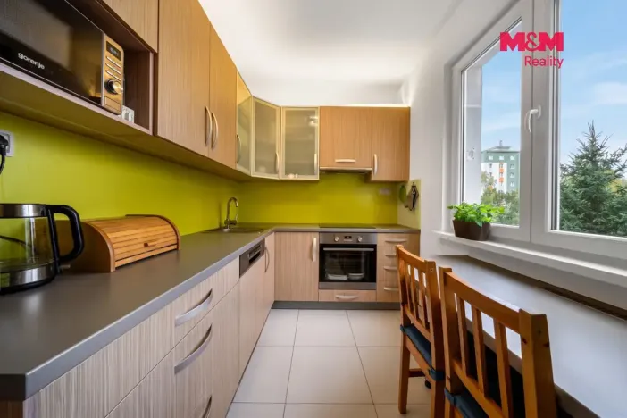 Prodej bytu 3+1, Karlovy Vary, Brigádníků, 68 m2