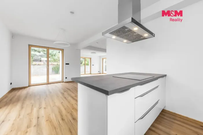 Prodej rodinného domu, Černá Hora, Na Prášilkách, 258 m2