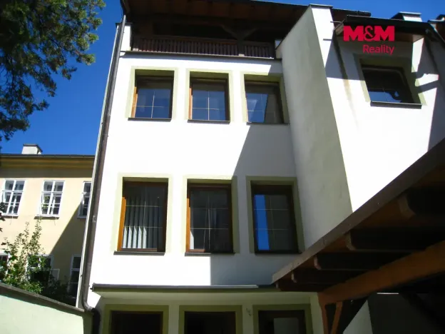 Prodej obchodního prostoru, Frenštát pod Radhoštěm, nám. Míru, 900 m2