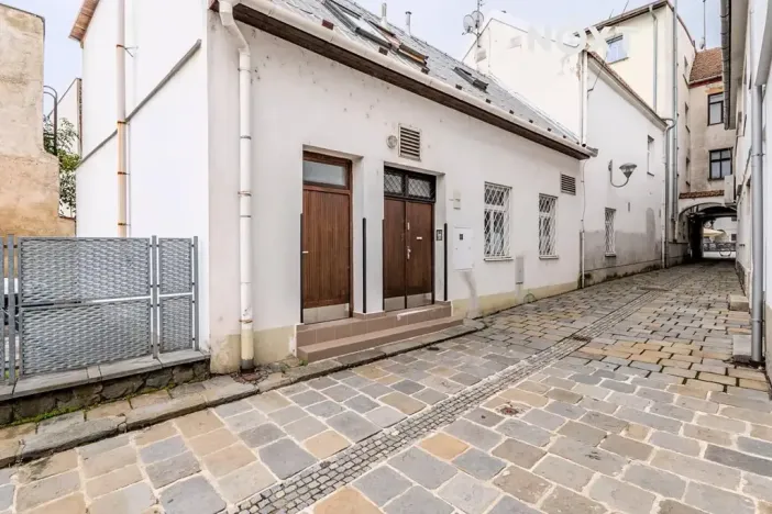 Prodej obchodního prostoru, Vyškov, Masarykovo náměstí, 839 m2