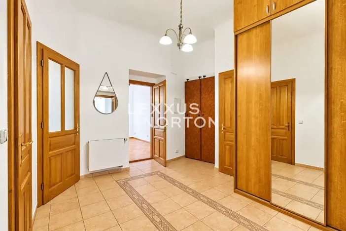 Pronájem bytu 3+1, Praha - Staré Město, Bílkova, 94 m2