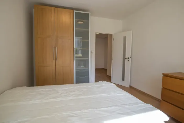 Pronájem bytu 3+1, Praha - Žižkov, Ostromečská, 83 m2