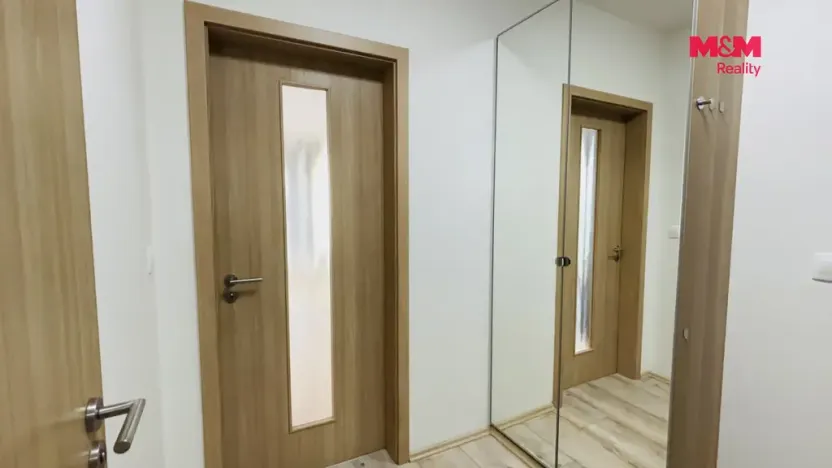 Pronájem bytu 1+kk, Praha, Počernická, 42 m2