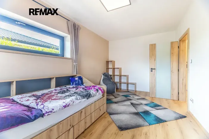 Prodej rodinného domu, Černuc, 180 m2