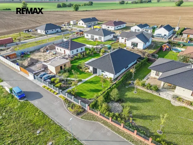 Prodej rodinného domu, Černuc, 180 m2