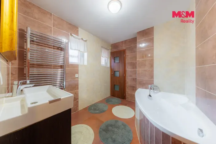 Prodej rodinného domu, Nová Role, Chodovská, 160 m2