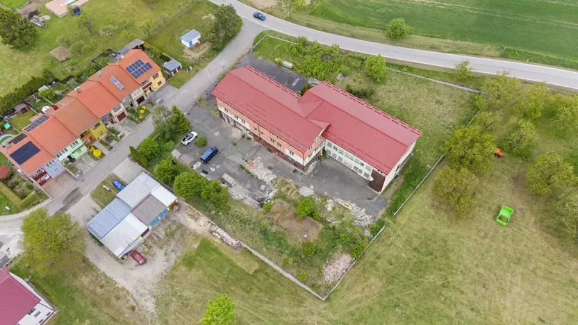 Prodej činžovního domu, Staré Hobzí, 1650 m2