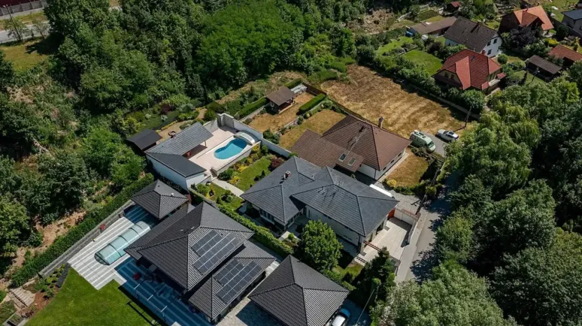 Pronájem rodinného domu, Benátky, 241 m2