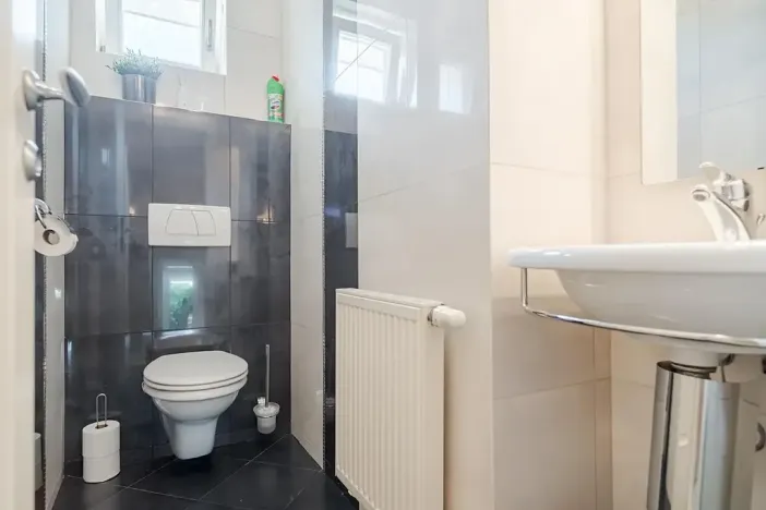 Pronájem rodinného domu, Benátky, 241 m2