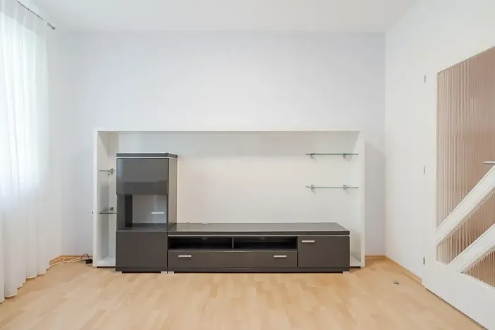 Pronájem rodinného domu, Benátky, 241 m2