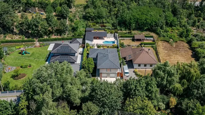 Pronájem rodinného domu, Benátky, 241 m2