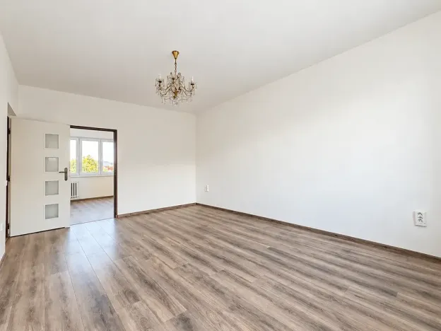 Pronájem bytu 3+1, Karlovy Vary, Brigádníků, 67 m2