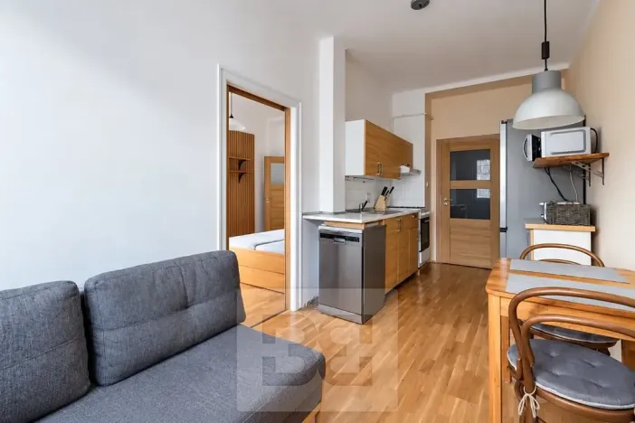 Pronájem bytu 1+1, Praha - Břevnov, Nad Kajetánkou, 33 m2