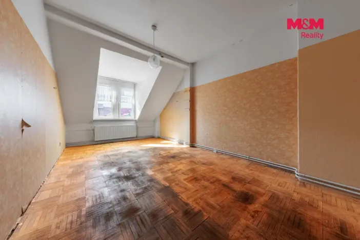 Prodej bytu 4+1, Karlovy Vary, Wolkerova, 146 m2