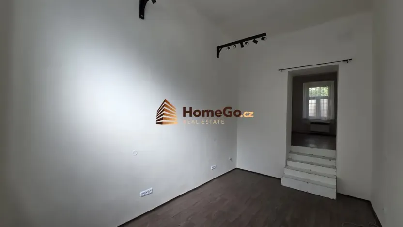 Pronájem obchodního prostoru, Praha - Vršovice, Žitomírská, 32 m2