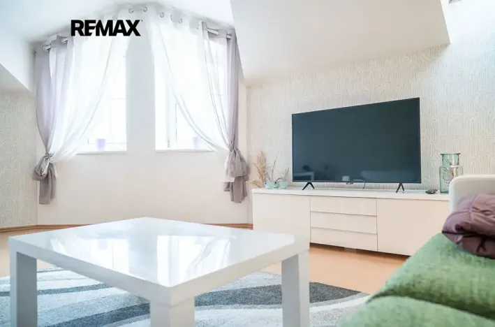 Prodej bytu 2+kk, Hradec Králové, Za Škodovkou, 68 m2