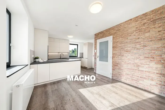 Pronájem rodinného domu, Kosoř, Školská, 380 m2