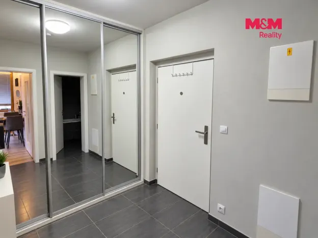 Pronájem bytu 2+kk, Praha - Hloubětín, Modrého, 55 m2