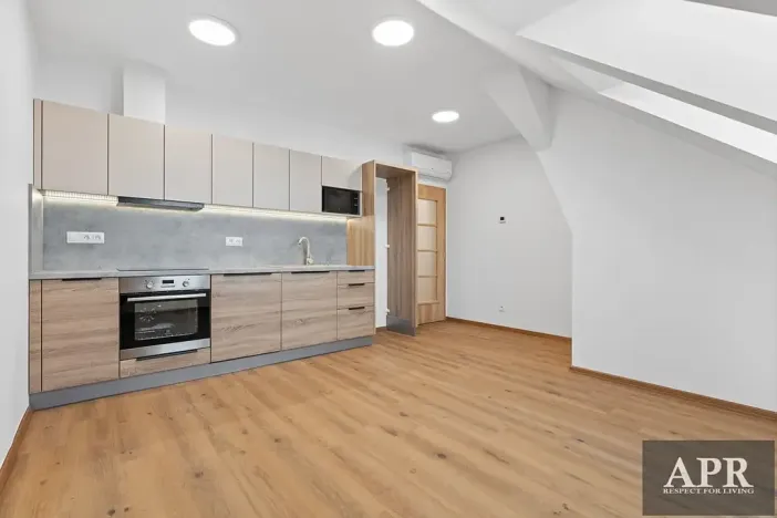 Pronájem bytu 2+1, Strážnice, náměstí Svobody, 58 m2