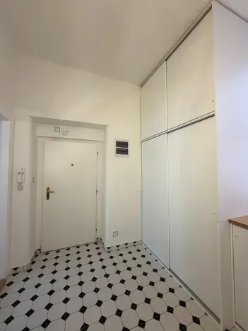 Pronájem bytu 2+kk, Praha - Žižkov, Křišťanova, 58 m2