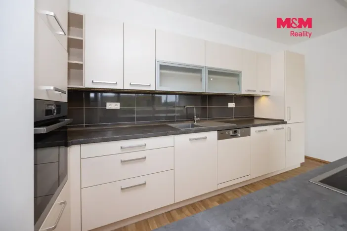 Prodej bytu 3+kk, Pardubice - Zelené Předměstí, Hronovická, 119 m2