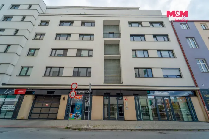 Pronájem bytu 3+kk, Plzeň - Jižní Předměstí, Poděbradova, 79 m2