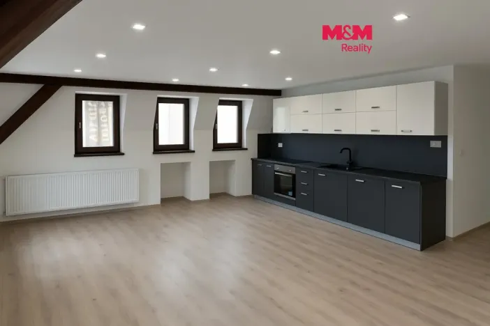 Pronájem bytu 3+kk, Šternberk, náměstí Svobody, 75 m2