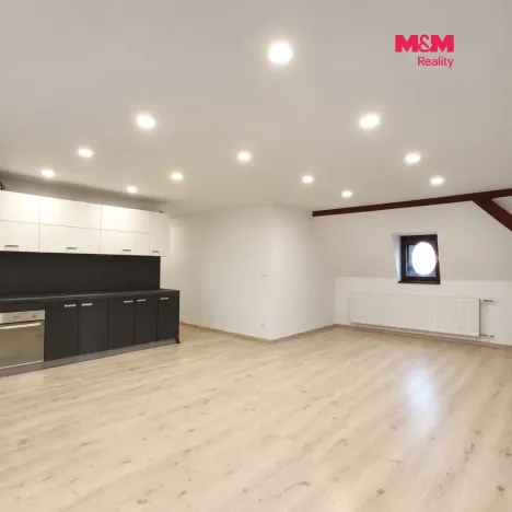 Pronájem bytu 3+kk, Šternberk, náměstí Svobody, 75 m2