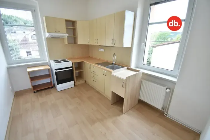 Pronájem bytu 1+1, Karlovy Vary, K Linhartu, 35 m2