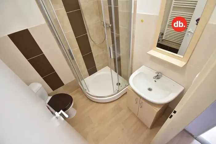 Pronájem bytu 1+1, Karlovy Vary, K Linhartu, 35 m2
