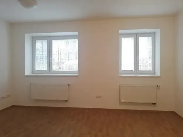 Pronájem bytu 1+kk, Praha - Vršovice, Karpatská, 32 m2