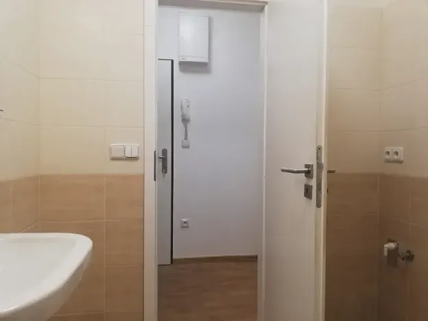 Pronájem bytu 1+kk, Praha - Vršovice, Karpatská, 32 m2