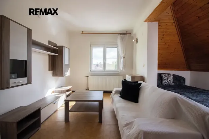 Pronájem bytu 1+kk, Senohraby, U školky, 46 m2